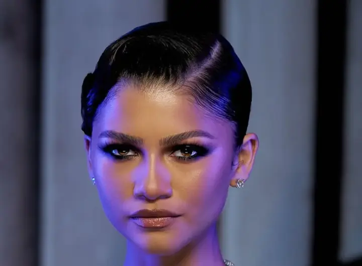 Zendaya in primo piano con espressione intensa e naturale