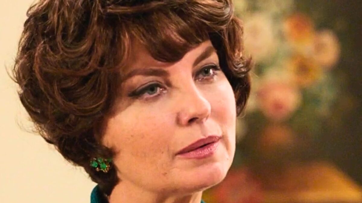 La Contessa Adelaide di Sant'Erasmo, interpretata da Vanessa Gravina, è una protagonista carismatica de Il Paradiso delle Signore. Donna elegante, astuta e passionale, incarna l'élite milanese degli anni '60